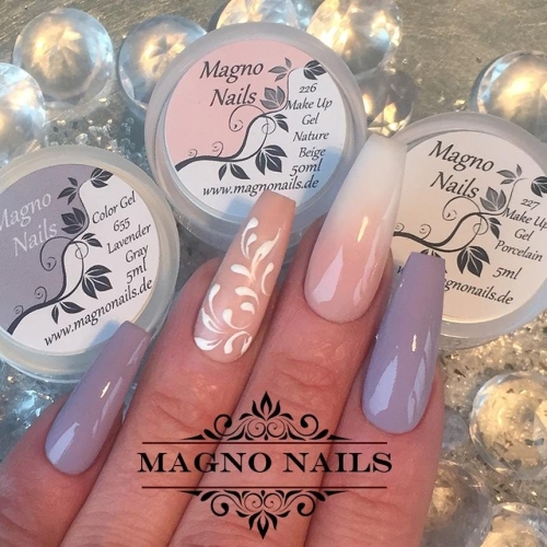 Preview: Nageldesign Idee - Babyboomer Nägel mit Flieder Beige Schnörkel